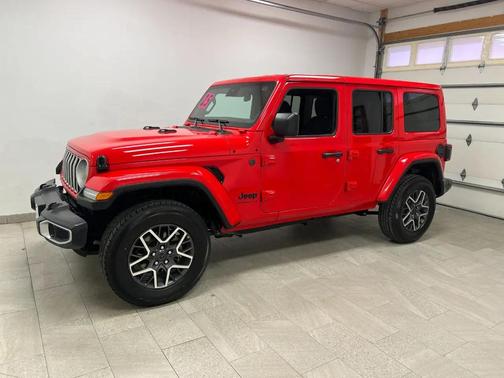 2025 Jeep Wrangler 4-Door Sahara 4x4