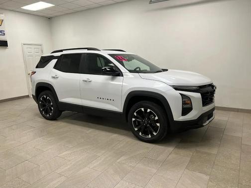 Polar White Tricoat 2026 Chevrolet Equinox AWD RS