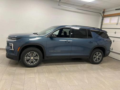 Lakeshore Blue 2025 Chevrolet Traverse LT