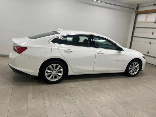 Summit White 2023 Chevrolet Malibu FWD 1LT