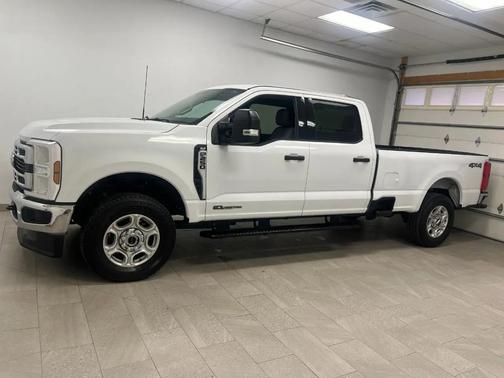 Oxford White 2026 Ford F-250 XLT
