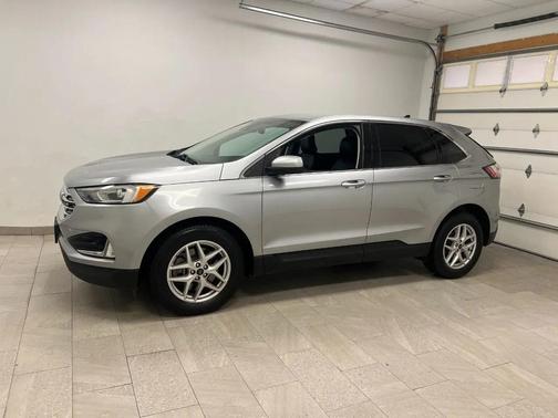 Iconic Silver Metallic 2022 Ford Edge SEL