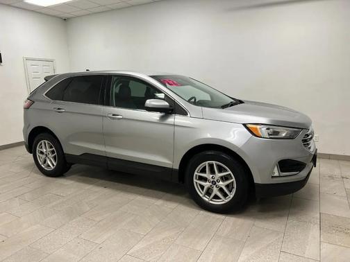 Iconic Silver Metallic 2022 Ford Edge SEL