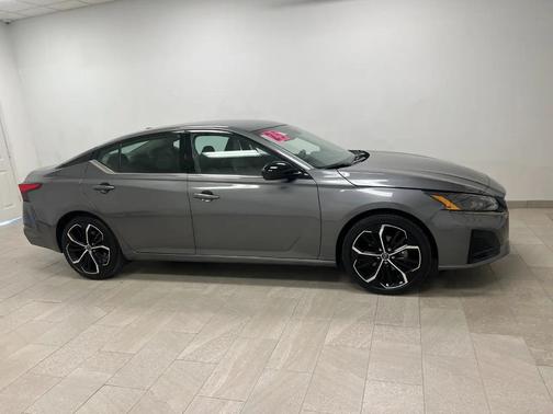 Gun Metallic 2025 Nissan Altima SR FWD