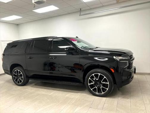2023 Chevrolet Suburban RST