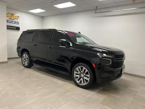 2023 Chevrolet Suburban RST
