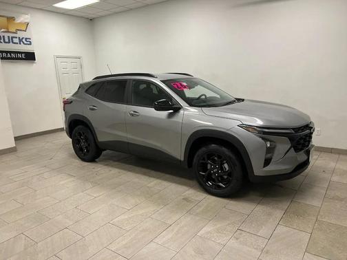 Sterling Gray Metallic 2026 Chevrolet Trax LT