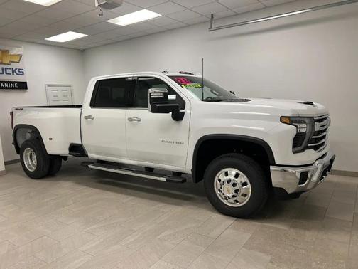 Summit White 2026 Chevrolet Silverado 3500 LTZ