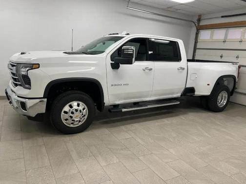 Summit White 2026 Chevrolet Silverado 3500 LTZ