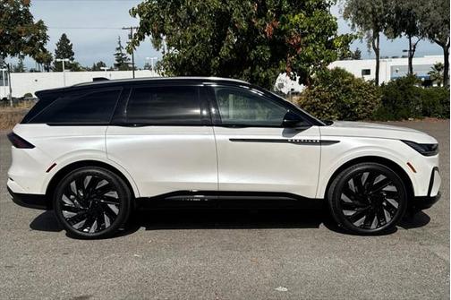 2024 Lincoln Nautilus Reserve
