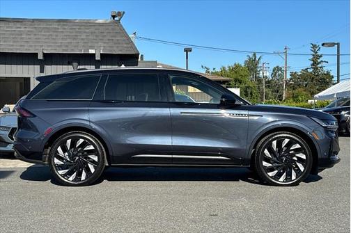 2024 Lincoln Nautilus Reserve