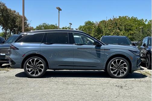 2025 Lincoln Nautilus Black Label