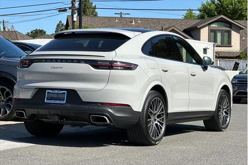 2022 Porsche Cayenne Base