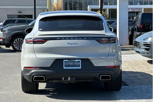 2022 Porsche Cayenne Base