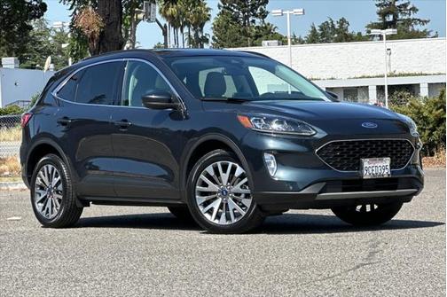 2022 Ford Escape Titanium