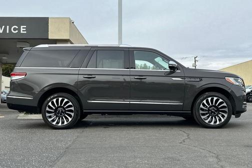 2023 Lincoln Navigator Black Label