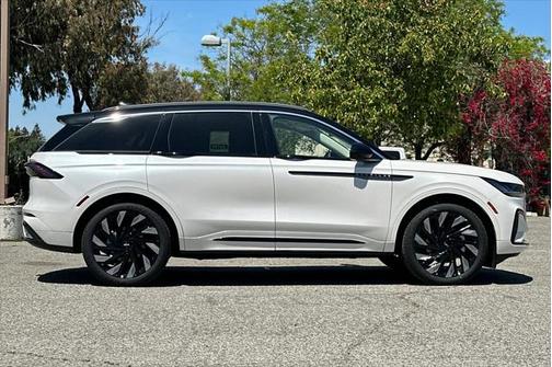 2025 Lincoln Nautilus Black Label