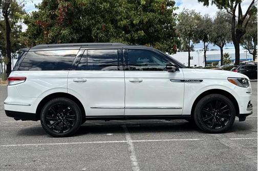 2024 Lincoln Navigator Black Label