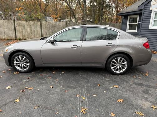 2009 INFINITI G37x Base