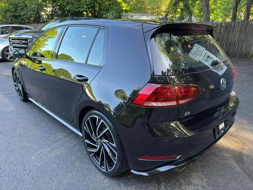 Deep Black Pearl Metallic 2018 Volkswagen Golf R 2.0T DSG