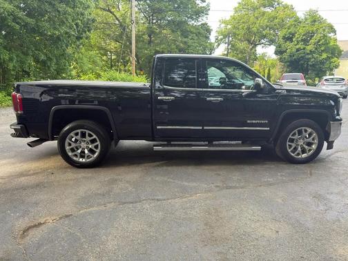 Onyx Black 2018 GMC Sierra 1500 SLT