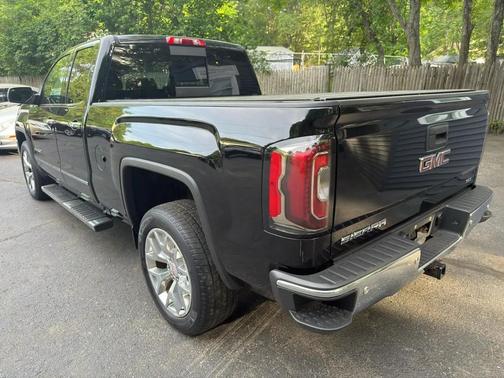 Onyx Black 2018 GMC Sierra 1500 SLT