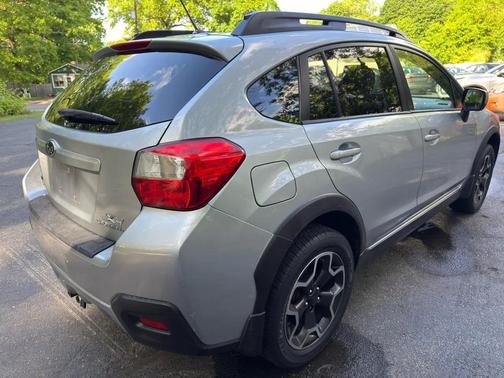 Ice Silver Metallic 2013 Subaru XV Crosstrek 2.0i Limited