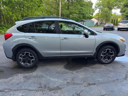 Ice Silver Metallic 2013 Subaru XV Crosstrek 2.0i Limited