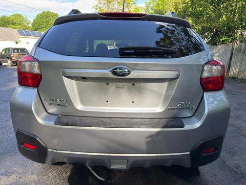 Ice Silver Metallic 2013 Subaru XV Crosstrek 2.0i Limited