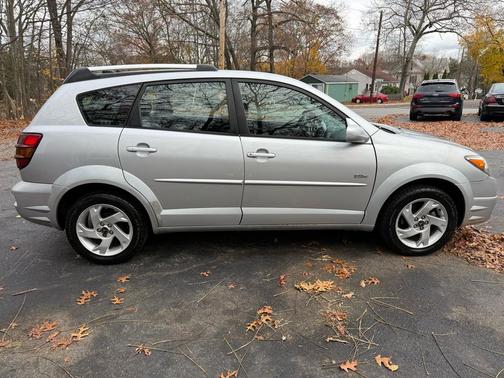2005 Pontiac Vibe Base