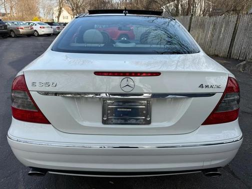 Arctic White 2009 Mercedes-Benz E-Class E350 4MATIC Sedan