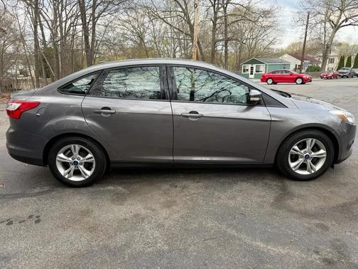 Sterling Gray Metallic 2014 Ford Focus SE