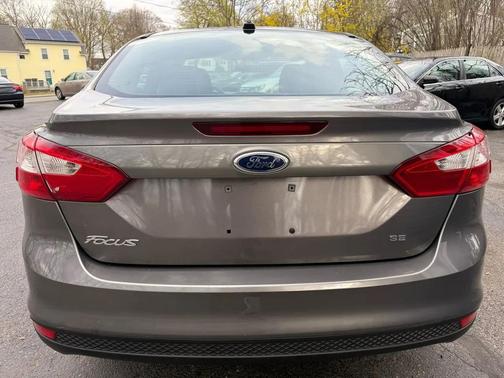 Sterling Gray Metallic 2014 Ford Focus SE