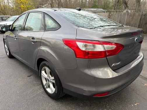 Sterling Gray Metallic 2014 Ford Focus SE