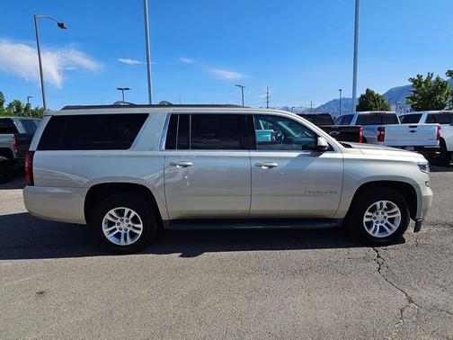 Champagne Silver Metallic 2016 Chevrolet Suburban LT