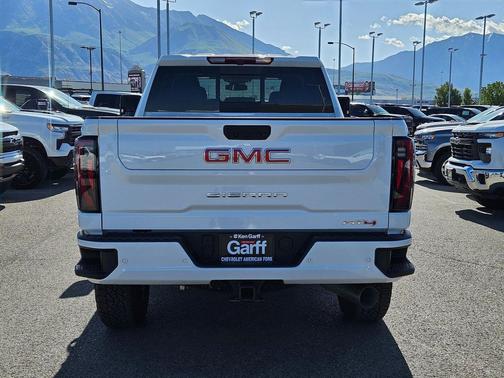 Summit White 2025 GMC Sierra 2500 AT4