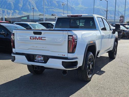 Summit White 2025 GMC Sierra 2500 AT4