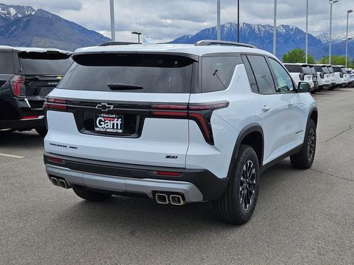 Polar White Tricoat 2026 Chevrolet Traverse AWD Z71