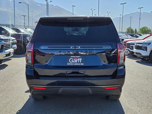 Midnight Blue Metallic 2021 Chevrolet Suburban 4WD Z71