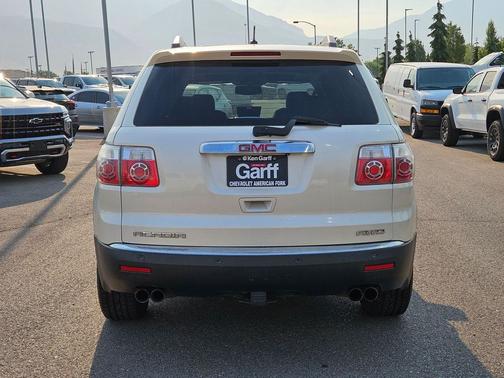 White 2010 GMC Acadia SLT-1
