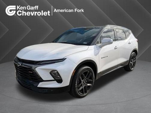 Iridescent Pearl Tricoat 2025 Chevrolet Blazer RS