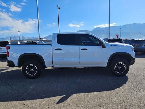 Summit White 2025 Chevrolet Silverado 1500 ZR2