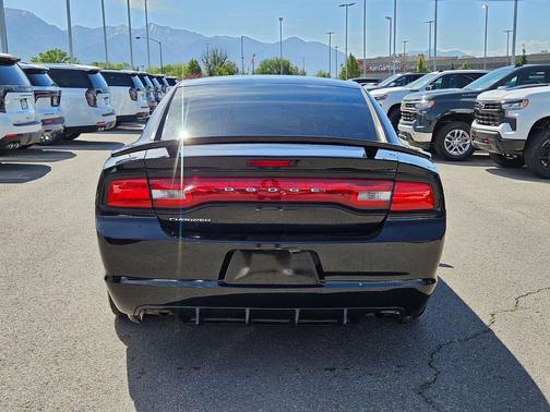 Pitch Black 2012 Dodge Charger SE