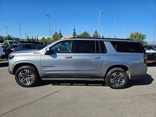 Sterling Gray Metallic 2025 Chevrolet Suburban 4WD Z71
