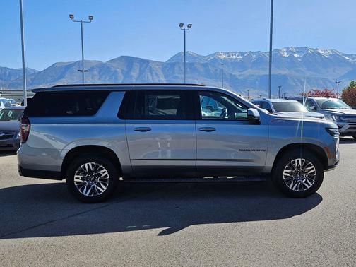 Sterling Gray Metallic 2025 Chevrolet Suburban 4WD Z71