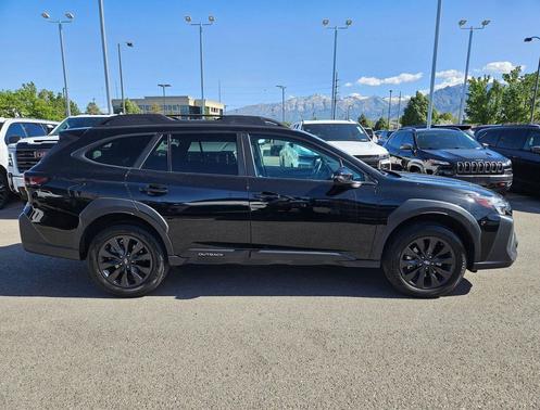 Crystal Black Silica 2025 Subaru Outback Onyx Edition