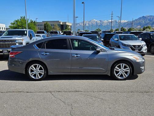 Gun Metallic 2015 Nissan Altima 3.5 SL
