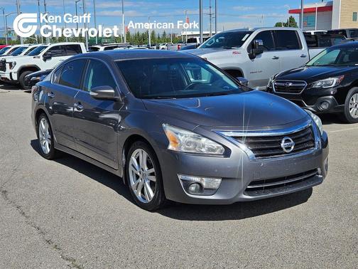 Gun Metallic 2015 Nissan Altima 3.5 SL