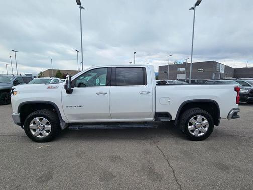 Iridescent Pearl Tricoat 2022 Chevrolet Silverado 3500 LTZ