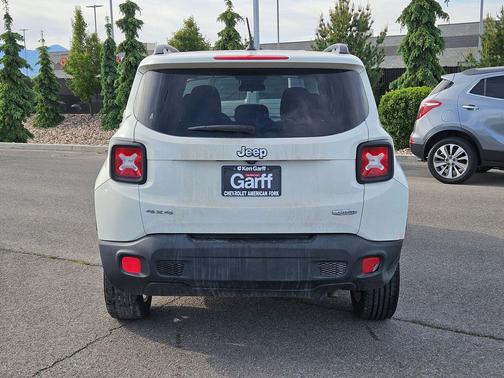 Alpine White 2016 Jeep Renegade Latitude